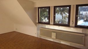 Sonnige 3- Zimmerwohnung in 2 Fam.- Haus in Stein, beste Wohnlage, großer Balkon