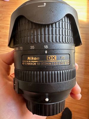 NIKON ED VR DX Nikkor AFS 18300 18300mm F3,56,3