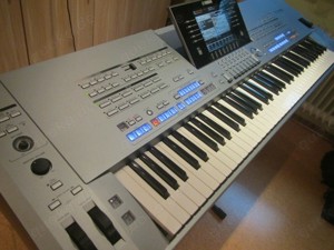 Yamaha Tyros 5, 76 Tasten