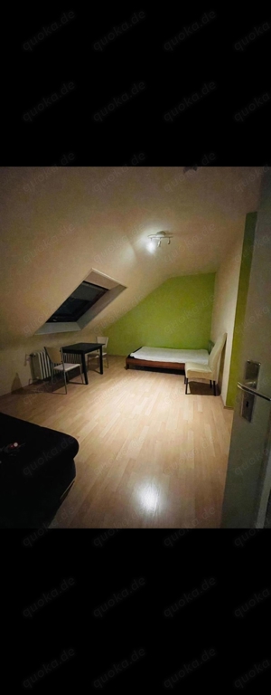 1 Zimmer Studenten Dachgeschoss Wohnung