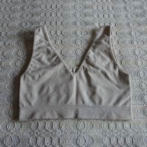 Sport-Bustier, Gr. M, beige, NEU, nicht getragen! aber 1x gewaschen