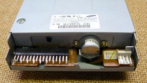 Samsung Diskettenlaufwerk SFD-321B KLE mit Zubehör Bild 4