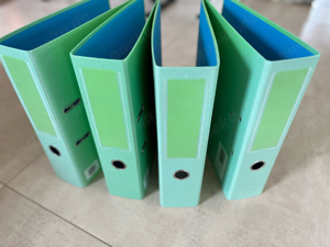 Diverse stabile Ordner für Büro und Unterricht Bild 4