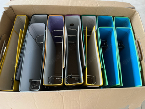 Diverse stabile Ordner für Büro und Unterricht Bild 5