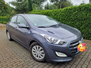 Hyundai - i30 TÜV NEU-Kamera-Navi-8 Bereift TIP TOP