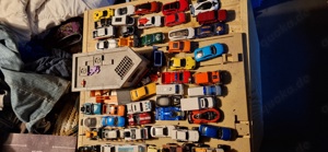 50 neuwertige Spielzeugautos, Matchbox, Majorette, Hot Wheels und andere