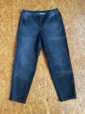 Schwarze Jeanshose für Damen, Neu, Größe 22 bzw. 44