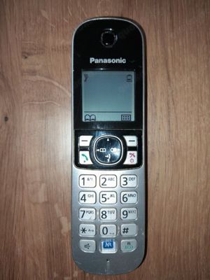 Panasonic KX-TG6824GB Schnurlostelefon mit Anrufbeantworter schwarz