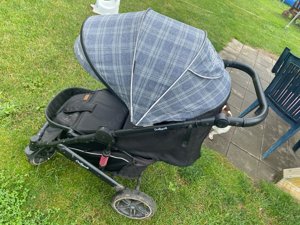 Buggy   Kinderwagen 