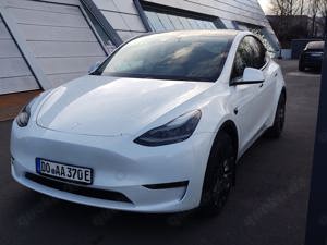 Mietwagen Tesla Model Y Performance 671 PS inkl. Supercharging  Mietwagen