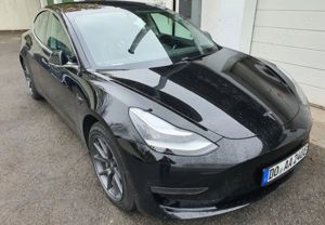 Mietwagen Tesla Model 3 *Boost* 500 PS Mietwagen