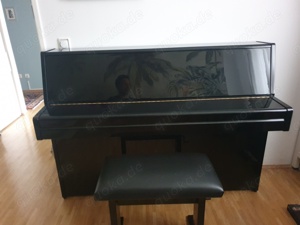 Klavier Hochglanz Schwarz (Yamaha M1J)