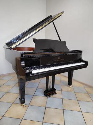 Steinway & Sons Mod. M komplett restauriert!