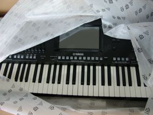 Yamaha Genos 76 Key in perfekter Verfassung