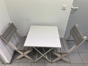 Gartenmöbel Metall Klapp Tisch mit zwei Holz Stühlen Bild 2