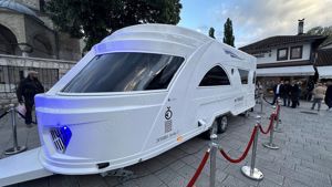 Derubis Series 7 Luxus Caravan - Wohnwagen im Yacht Design