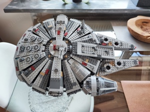 Lepin Klemmbausteine Millenium Falcon mit Display