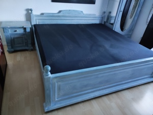 Schlafzimmer Naturholz blau und dann weiß lasiert 
