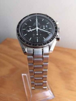 Omega Speedmaster Professional Moonwatch Chronograph 42mm Watch	