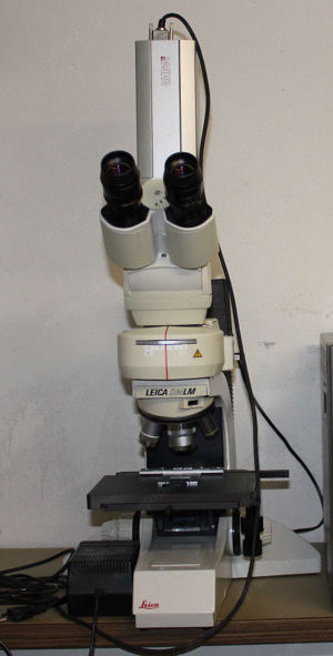 Mikroskop Leica DMLM Okulare Stativ Kamera Objektiv