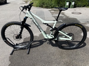 Orbea Rise M20 (2022), E-Mountainbike, Carbon, Größe L, harzweiss nebelgrün, fast neu