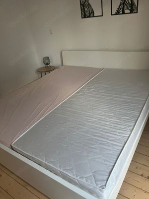 Fast neues Doppelbett inkl. Lattenroste und Matratzen