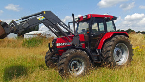 Schlepper Case IH 5120 mit Frontlader