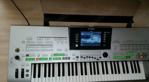 Keyboard Tyros 3