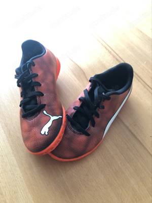 Kinder Hallen Fussballschuhe   Turnschuhe Marke Puma Grösse 33