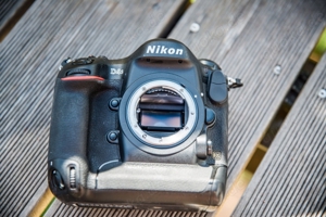 Nikon D4S 16.2 MP SLR-Digitalkamera (Nur Gehäuse) unter 45.000 Auslösungen