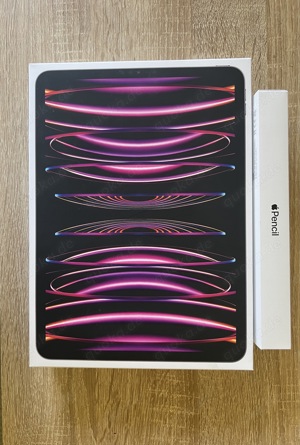 iPad Pro 11-inch (4th Generation) Wi-Fi 256 GB + Pencilw
