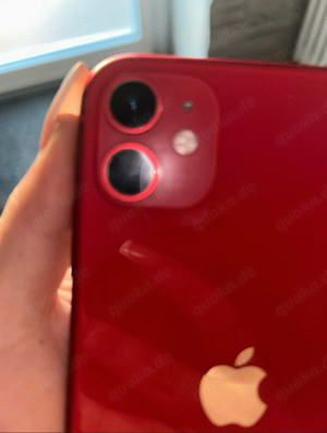 iphone 11 in rot 