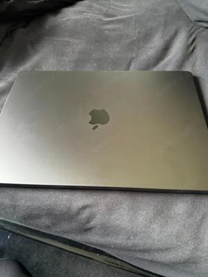 MacBook 16 Zoll Pro mit Apple M3 Max Chip, 128GB RAM, 4 TB SSD