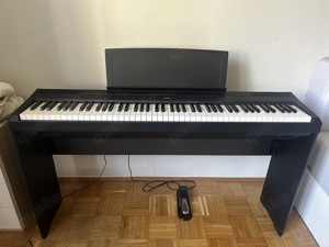  E-Piano Yamaha P-115 inkl. Ständer & Sustain Pedal