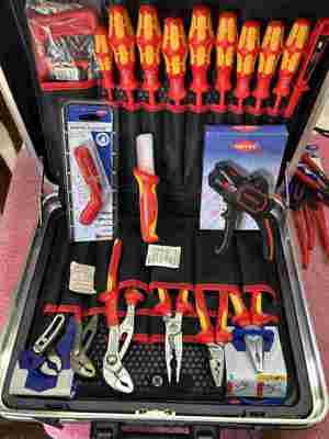 Knipex Werkzeugkoffer gut gefüllt