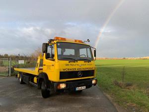 Mercedes 814 Abschleppwagen mit Schiebeplateau