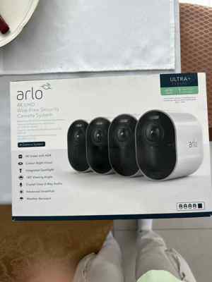 Arlo Ultra 4K UHD Überwachungssystem kabellos mit 4x Kamera Überwachungstechnik Überwachungskameras
