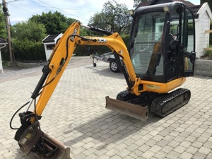 JCB 8OI8 bagger 