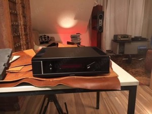 Rega Osiris NEU Austeller