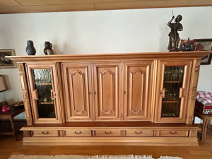 Wohnzimmerschrank