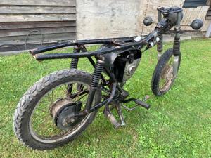 Simson Rahmen mit Motor und Tank