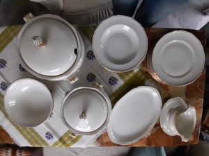 Tafelservice und Kaffeeservice von Königlich pr. Tettau