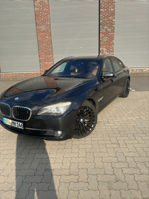 BMW 750i V8 Biturbo  vollaustattung 