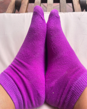 Socken violett , 2 Tage beim Sport getragen , duftend        