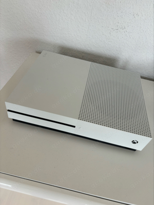 Xbox One S mit 7 Spielen, Controller+Ladestation