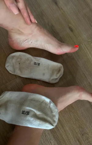 Verspielte Söckchen oder Nylons zu verkaufen      Bild 4