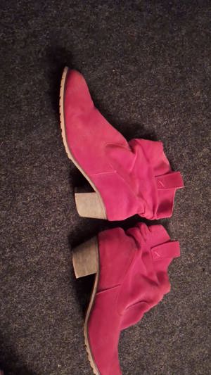 Schöne rote Stiefeletten 