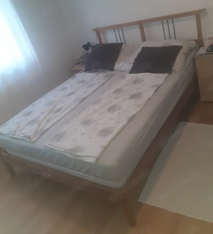 Bett + Lattenroste+ 2 Matratzen zu VERSCHENKEN