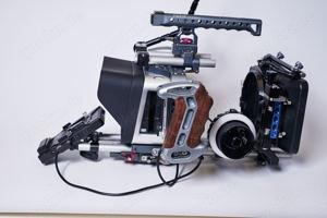 Blackmagic Production Camera 4K Set + Tilta Rigg + Akkus + Mattbox