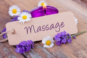 Du bist weiblich und hast spontan Lust auf eine Massage